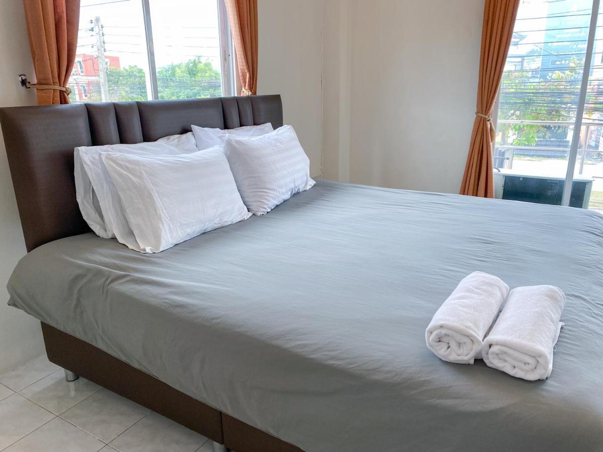 Uh Hostel Bang Saen Exterior photo